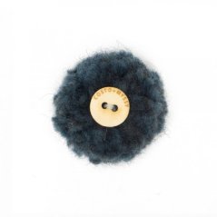 Ručně vyráběná vlněná bambule tmavě modrá k našim čepicím a kloboukům 2